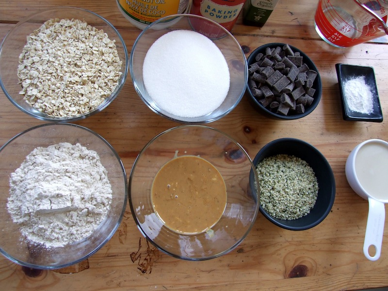 Enlightened Eating - Oatmeal chocolate chip cookies